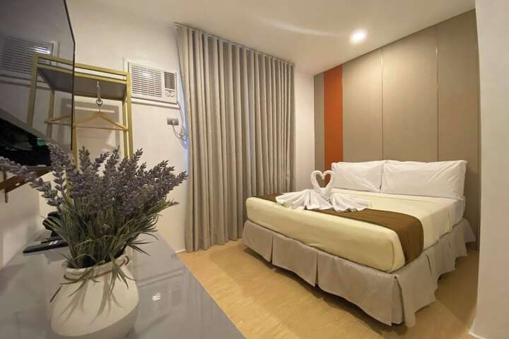 Room 3 of 21