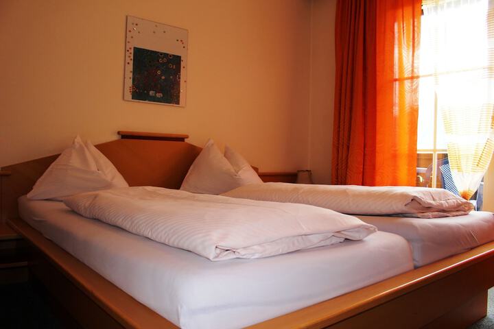 Room 11 of 43