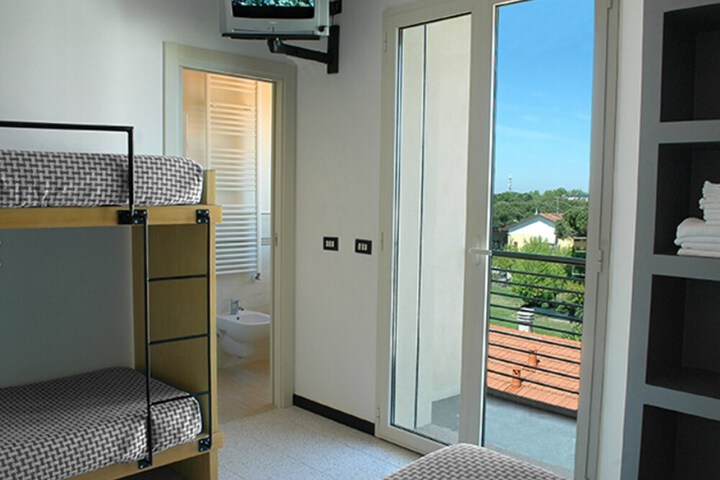 Room 11 of 61