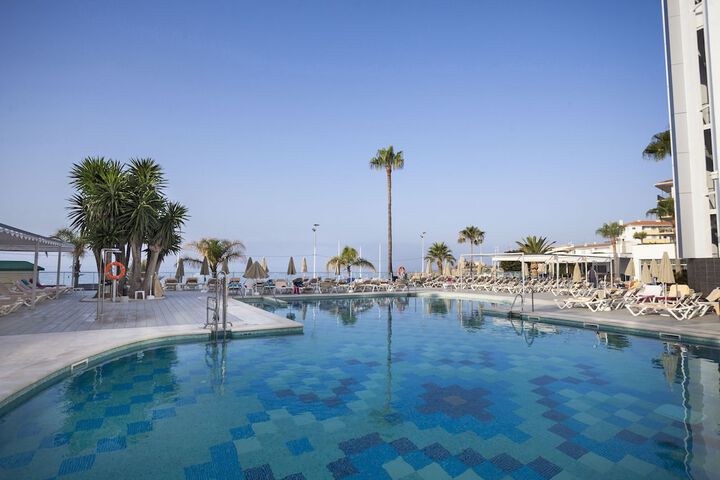 Pools & Facilities
