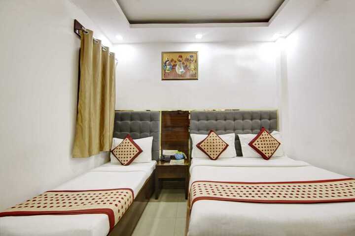 Room 28 of 46
