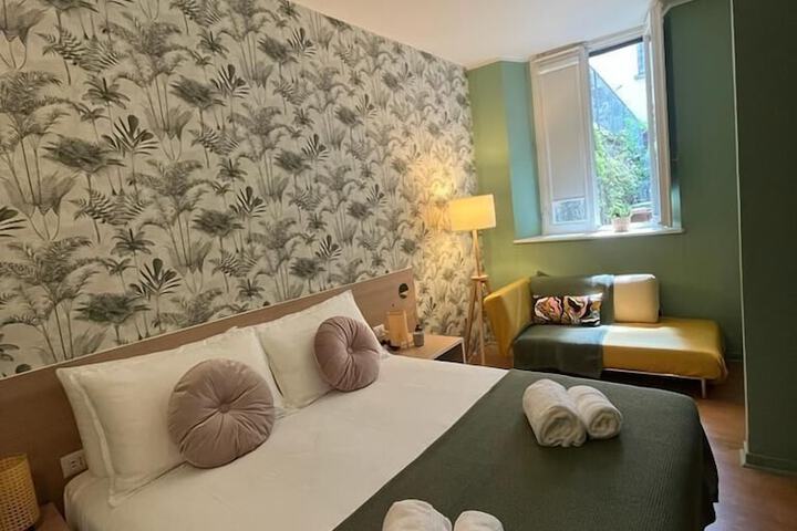 Room 7 of 37