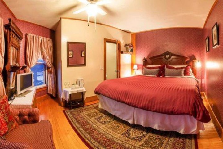 Room 28 of 100