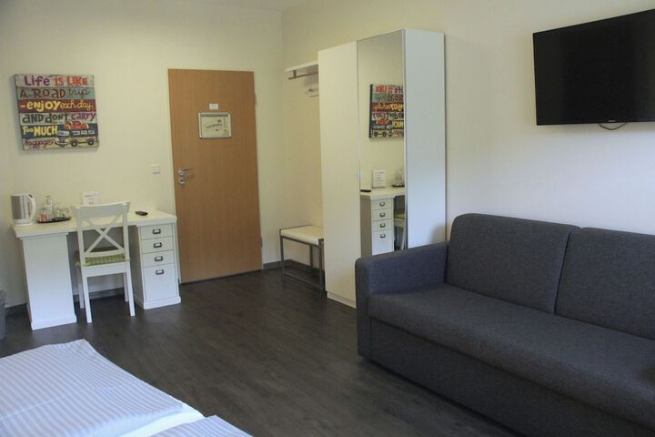 Room 6 of 68
