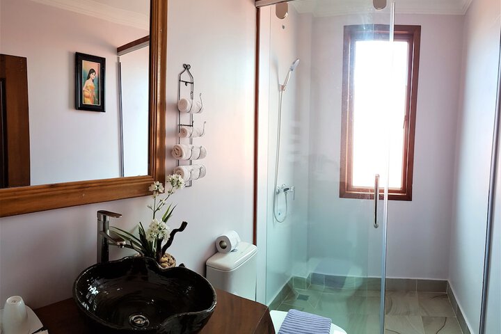 Room 51 of 99