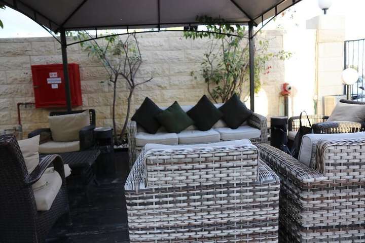 Hotel Exterior 55 of 64