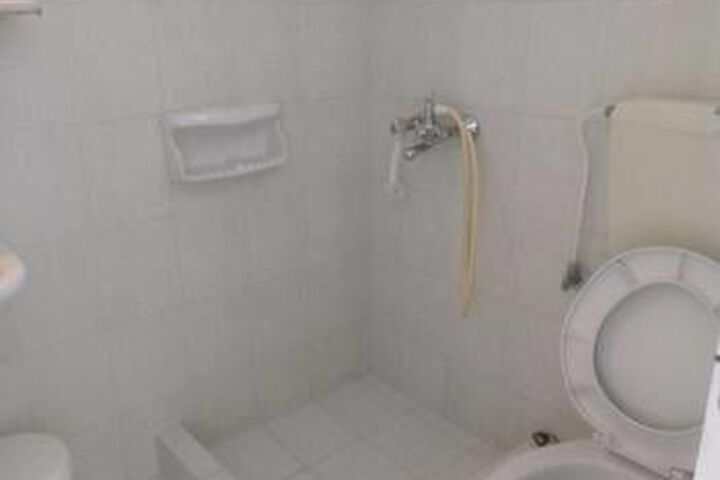 Room 6 of 21