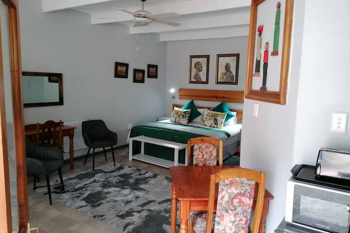 Room 16 of 32