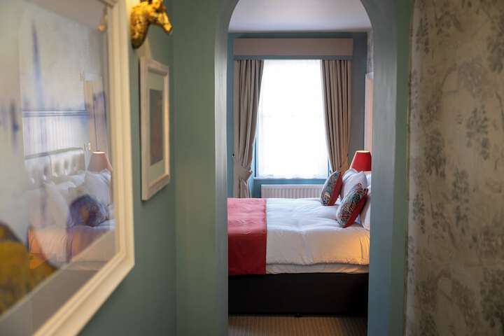 Room 18 of 31
