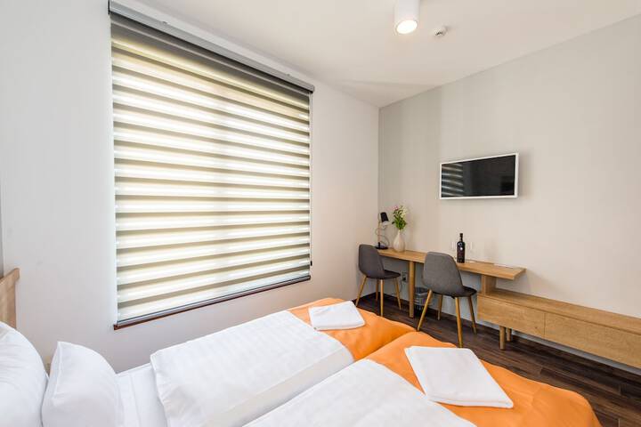 Room 6 of 20