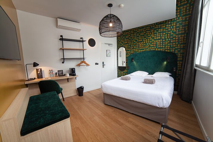 Room 17 of 47