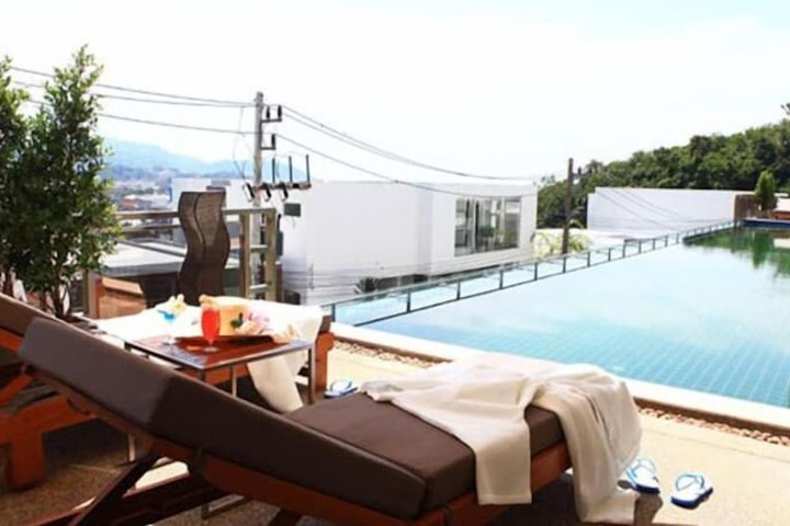 Sundeck 37 of 41
