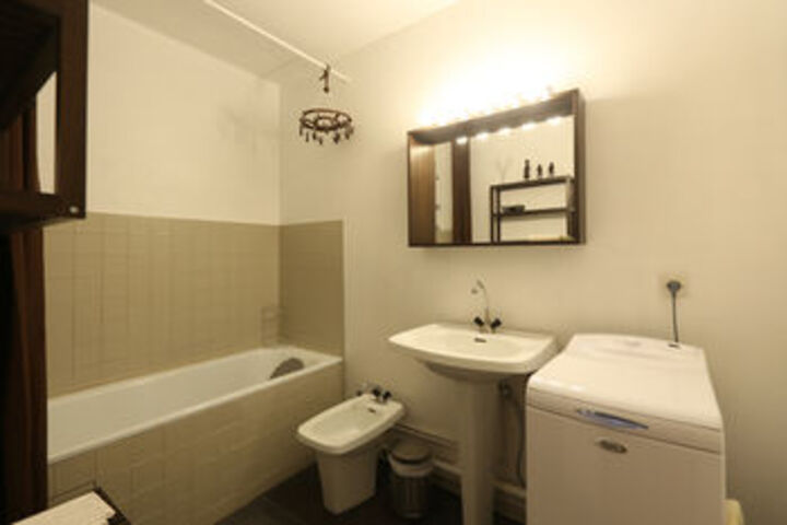 Room 2 of 50