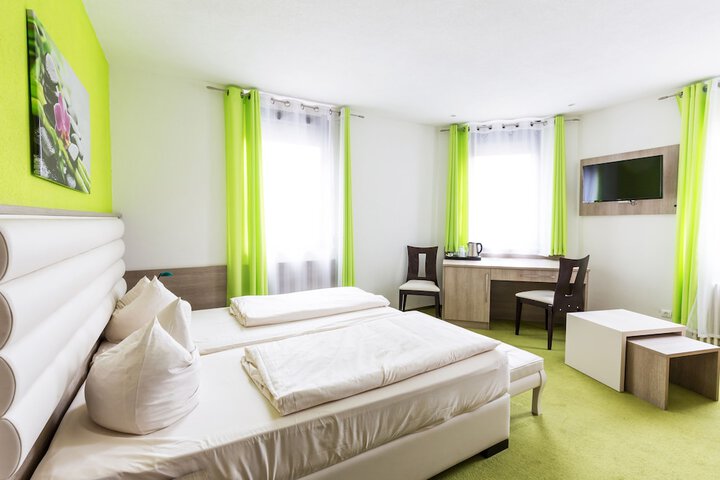 Room 19 of 35