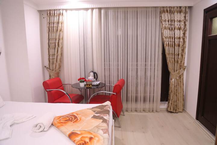 Room 13 of 35