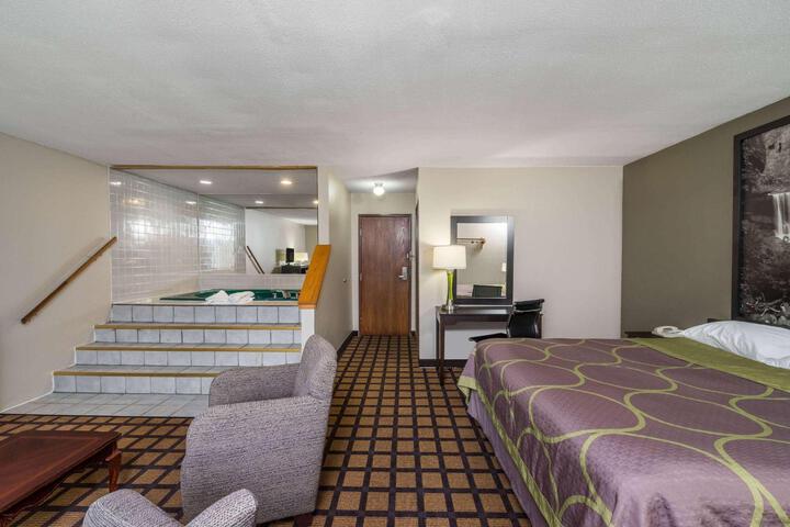 1 King Bed (1 of 7)