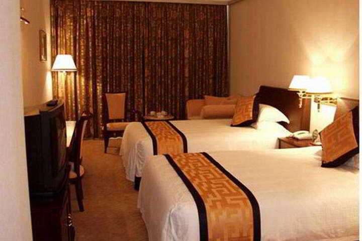 Room 7 of 9