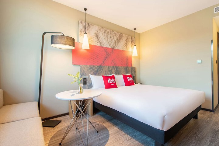 Room 7 of 24