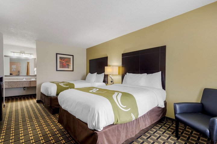 2 Double Beds (1 of 10)