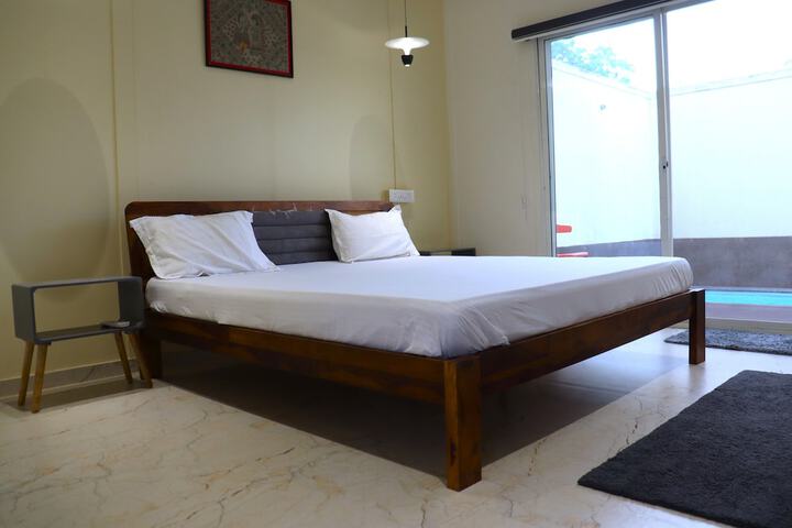 Room 25 of 79