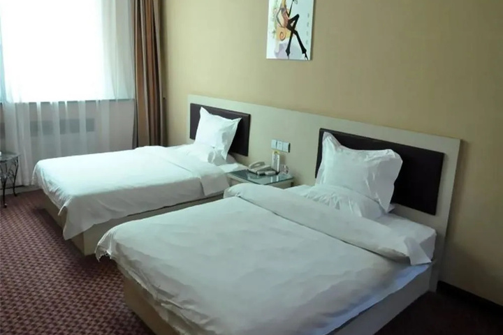 Room 3 of 10