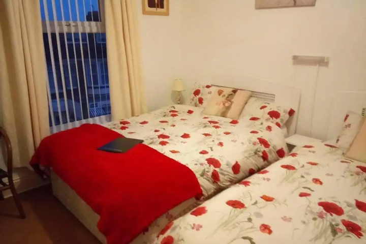 Room 7 of 14