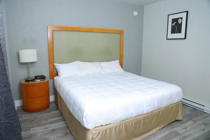 Room 13 of 36