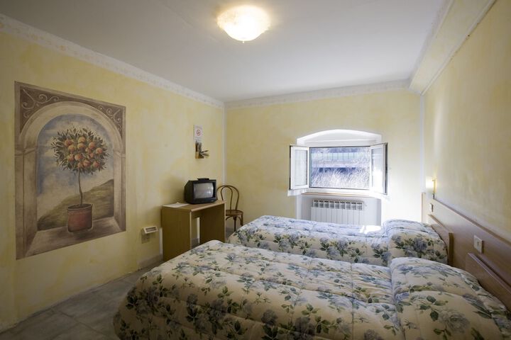 Room 8 of 37