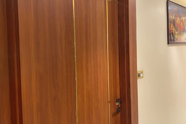 Room 11 of 30