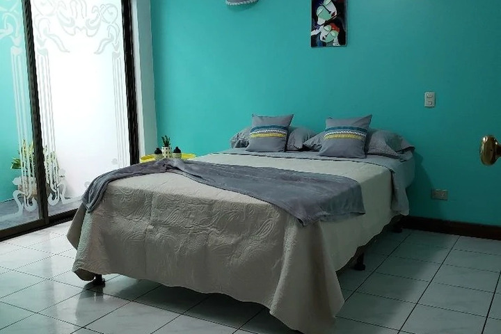 Room 3 of 10
