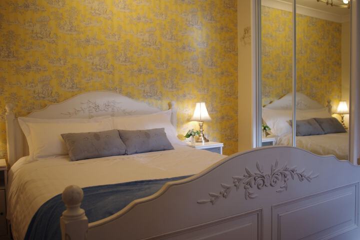 Room 5 of 36