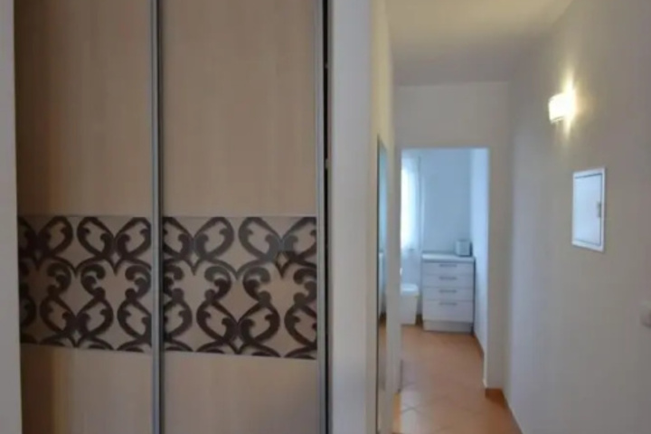 Room 4 of 14