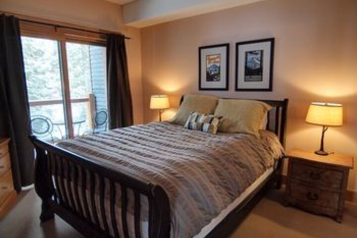 Room 8 of 16
