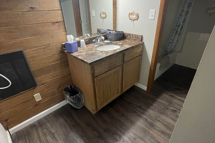 Basic Double Room 2 Queen Beds (8 of 8)