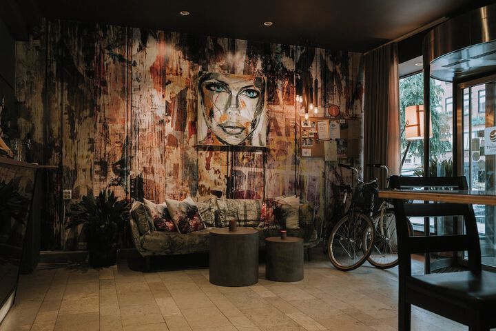 Entrance & Lobby