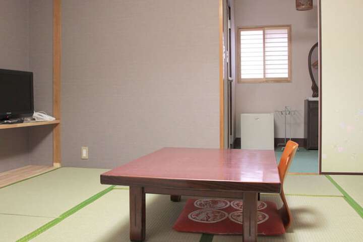 Room 16 of 66