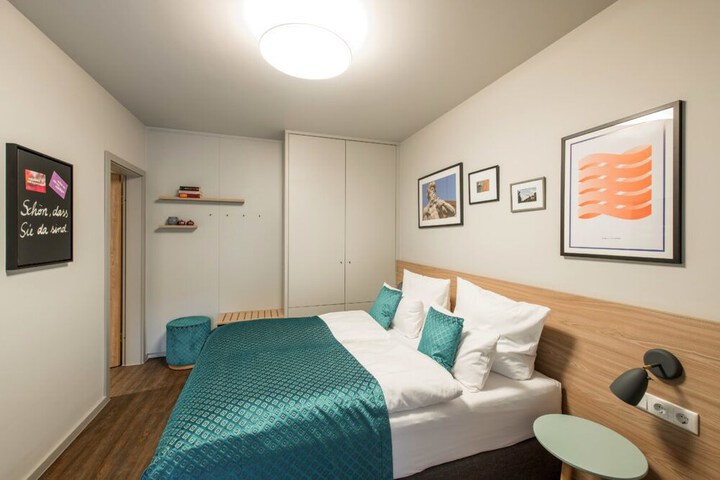 Room 7 of 40