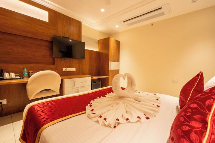 Room 10 of 34