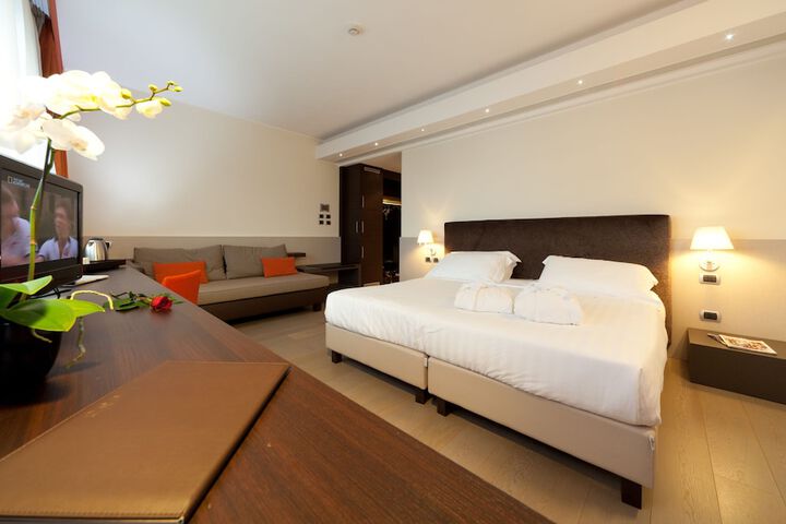 Room 12 of 67
