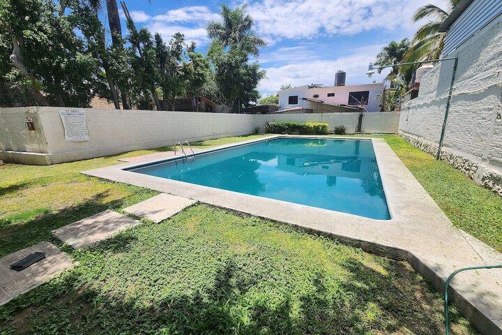 Pool 10 of 17
