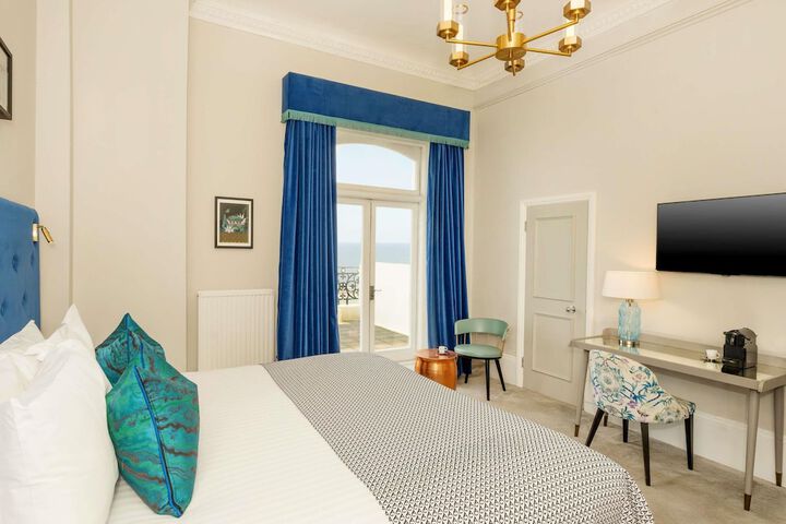 Room 28 of 121