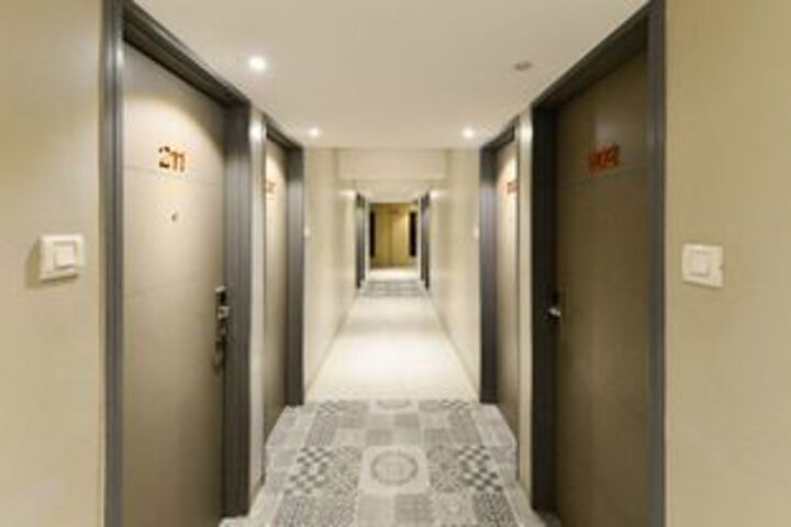 Ballroom/Hall 46 of 61