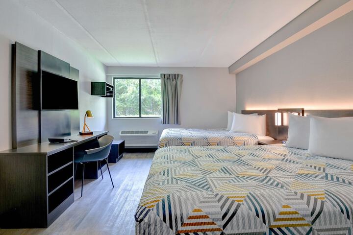 Room 12 of 28