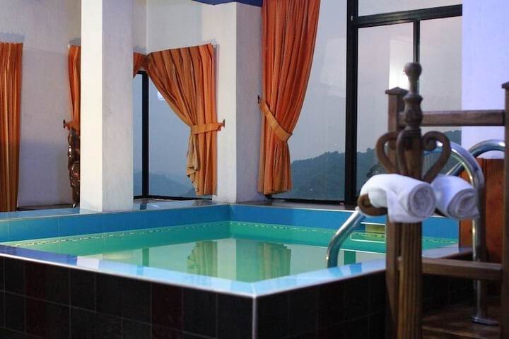 Pool 12 of 21
