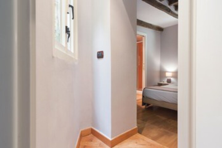 Room 8 of 25