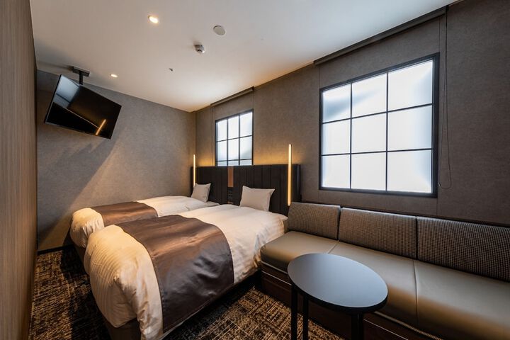 Room 9 of 47