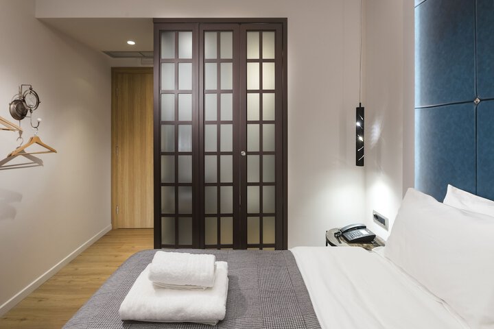Room 14 of 66