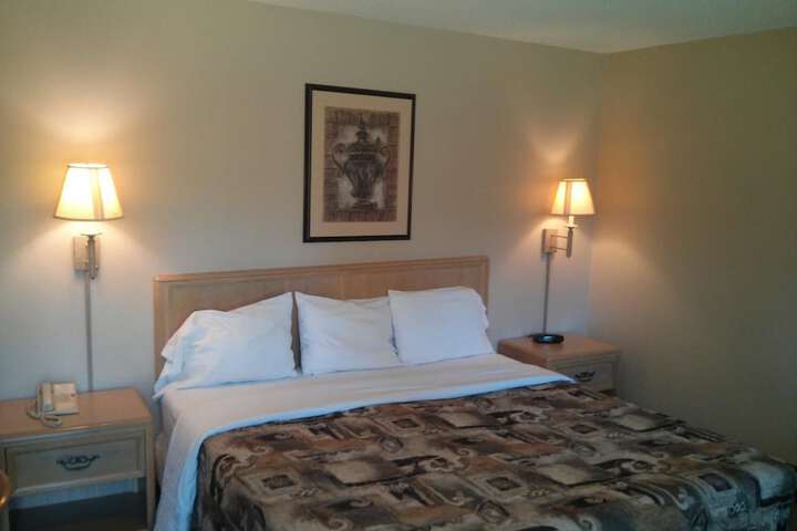 Room 11 of 29