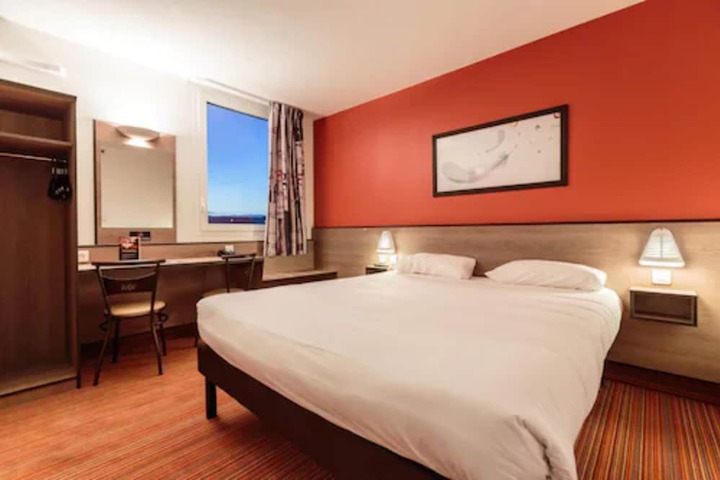 Room 20 of 36