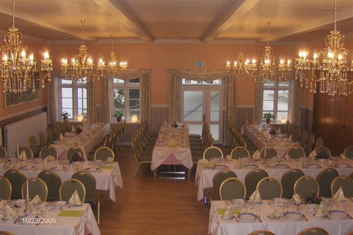 Ballroom/Hall 38 of 66